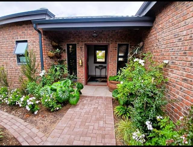 3 BEDROOM HOUSE FOR SALE IN STILBAAI-WES